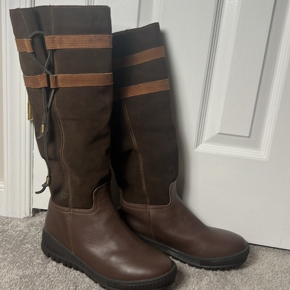 NEW w/o tags- OTBT Women's Brown Boots - Picture 5 of 10
